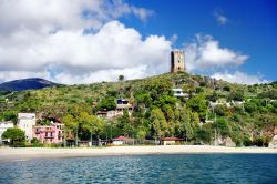 Una dele spiagge cittadine di Marina di Camerota in Campania