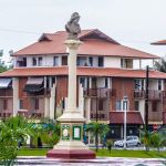 Una delle opere scultoree che si possono ammirare nel centro di Cayenne, Guyana Francese - © Anton_Ivanov / Shutterstock.com