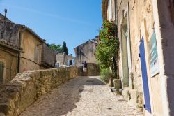 Una delle viuzze tipiche di Menerbes, sud della Francia.



