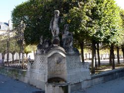 Una fontana all'angolo di piazza Career nel centro di Nancy, Francia - © Kumpel / Shutterstock.com