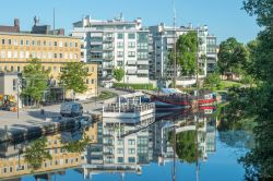 Una mattina d'estate lungo il fiume Stangan a Linkoping, Svezia - © Rolf_52 / Shutterstock.com