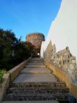 Una scalinata nel centro storico di Calasetta, Sardegna.
