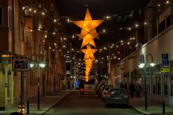 Una strada decorata per l'Avvento a Norrkoping, Svezia - © Rolf_52 / Shutterstock.com