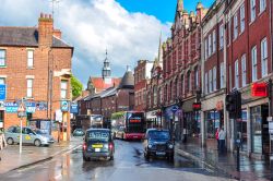 Una strada del centro di Oxford, Inghilterra, dopo la pioggia - © Mistervlad / Shutterstock.com