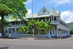 Una tipica costruzione in legno della città di Apia, Samoa.
