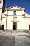 Una vecchia chiesa nel centro di Cadrezzate, Provincia di Varese