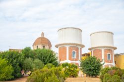 Una veduta del centro storico di Cabras in Sardegna, costa occidentale