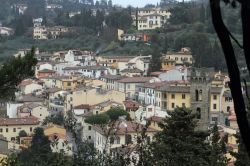 Una veduta della cittadina di Fiesole, provincia di Firenze, Toscana. E' considerata da secoli uno dei sobborghi più esclusivi di Firenze e in base ad alcune statistiche sarebbe anche ...