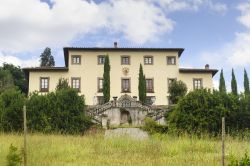 Una villa nelle campagne di Castelfiorentino in Toscana