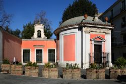 Uno degli edifici religiosi di Caserta, Campania, Italia.
