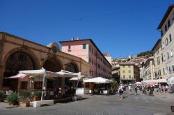 Uno scorcio del centro storico di Portoferraio, isola d'Elba - © alarico / Shutterstock.com