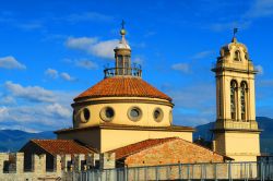 Uno scorcio del duomo di Santa Maria delle Carceri a Prato, Toscana. E' considerata un capolavoro di simmetria e proporzioni.


