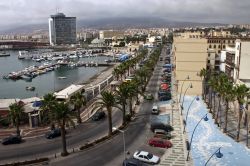 Uno scorcio del porto di Melilla (Spagna) visto dall'alto.
