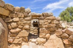 Uno scorcio della fortezza nuragica di Albucciu, Arzachena, Sardegna. E' situato ai margini occidentali della piana di Arzachena, fra i monti di San Pantaleo e Lungosanto e il massiccio ...