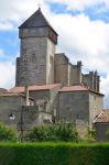 Uno scorcio di Santa Maria, cattedrale di Saint-Bertrand-de-Comminges (Francia). Costantemente arricchita sino al XVI° secolo di elementi architettonici nuovi, è un vero gioiello ...