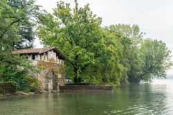 Uno scorcio sul Lago Maggiore vicino a Lesa, in Piemonte © Philip Bird LRPS CPAGB / Shutterstock.com