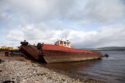 Vecchi pescherecci ormeggiati a Black Isle, nei pressi di Dornoch, Scozia.

