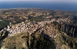 Veduta aerea di Amendolra in Calabria, costa ionica - © Giuseppe Rescia / mapio.net