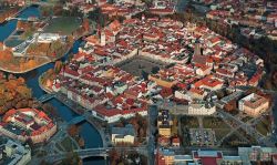 Vista area del centro di Ceske Budejovice e la sua famosa piazza Přemysl Otakar II