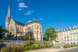 Veduta della chiesa di San Martino a Pau, Francia. Costruita fra il 1468 e il 1472, venne successivamente trasformata in tempio protestante e infine ricostruita, perchè troppo piccola, ...