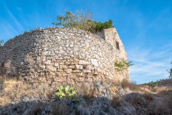 Veduta della fortezza sulle colline vicino a Skradin, Croazia.

