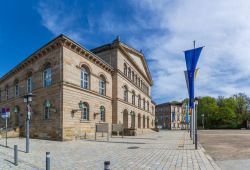 Veduta della Theaterplatz di Coburgo (Germania) in una giornata di sole.
