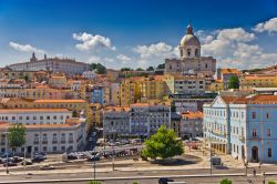 Veduta di Lisbona, la splendida capitale del Portogallo. La città conta circa 600.000 abitanti, quasi tre milioni se si considera l'intero agglomerato urbano.