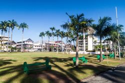 Una veduta di Place des Palmistes a Cayenne, Guyana Francese. Classificata monumento storico nel marzo 1999, questa bella piazza è stata costruita nel 1821 - © Matyas Rehak / Shutterstock.com ...