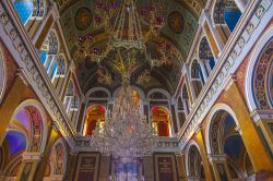 Veduta interna della cattedrale ortodossa di San Nicola, Ermopoli, isola di Syros (Grecia) - © EleniMac / Shutterstock.com