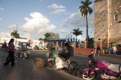 Venditori di cibo nella piazza principale di Tizimin, Messico - © Gerardo C.Lerner / Shutterstock.com