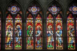 Vetrate della cattedrale di Troyes, Francia: realizzate in stile gotico, raffigurano i profeti.

