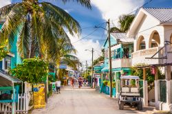 Via Playa Asuncion sull'isola di Caye Caulker in Belize, Centro America. - © Aleksandar Todorovic / Shutterstock.com