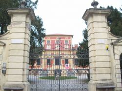 Villa Rava Berni si trova a Bagnolo San Vito, provincia di Mantova - © Alessandro1978 / mapio,net