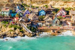 
	Villaggio di Popeye a Mellieha, Malta. Nel 1979 Anchor Bay venne utilizzata come set per il film di Robert Altman, Popeye: dal nulla fu costruito un vero e proprio villaggio dei pescatori ...