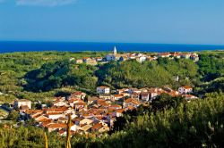Susak è un’isola della Croazia conosciuta nell’Adriatico per la particolarissima morfologia: è infatti una rarità considerando la sua conformazione ...