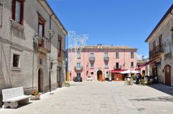 Visita al centro storico del borgo di Nusco in Irpinia, provincia di Avellino, Campania - © Giambattista Lazazzera / Shutterstock.com