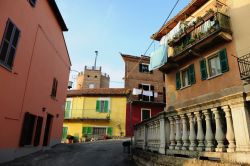Visita al centro storico di Agliano Terme nella provincia di Asti, in Piemonte - © vyparn / Shutterstock.com