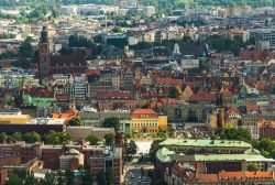 Vista aerea della città di Breslavia, Polonia - Per un paio di secoli è stata Breslau prima di diventare Wroclaw: questa città della Slesia ha alle spalle una storia millenaria ...