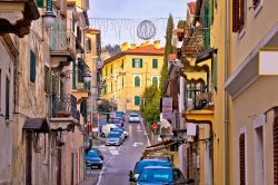 Volosko è una località turistica della Riviera di Opatija (Croazia). Il centro si sviluppa tra collina e mare formando una sorta di balcone sul Golfo del Quarnero.