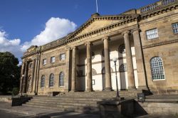 La facciata dello York Castle's Museum nella città di York. Al suo interno una variegata collezione di pezzi e opere richiama ogni anno migliaia di turisti - foto © chrisdorney ...