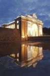 Ypres (Ieper), Menin Gate: è una delle porte di accesso al centro storico della città, costruita come memoriale alle vittime della Prima Guerra Mondiale - Foto © Westtoer ...