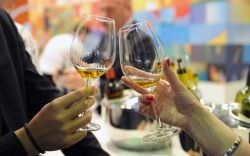 Zona degustazioni alla Fiera del Vino di Verona, Vinitaly - © Paolo Bona / Shutterstock.com