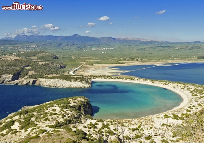 Immagine Spiaggia di Voidokilia a Pylos (Navarino), Grecia - © energeizer / iStockphoto LP.