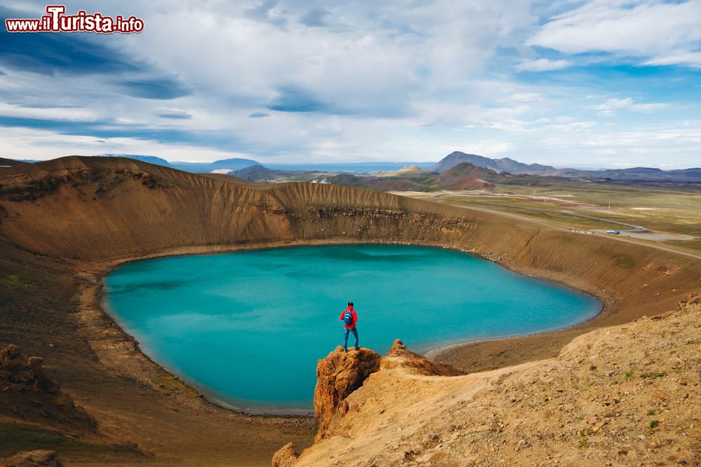 Immagine Trekking tra i paesaggi della valle Leirhnjukur, lago Myvatn in Islanda