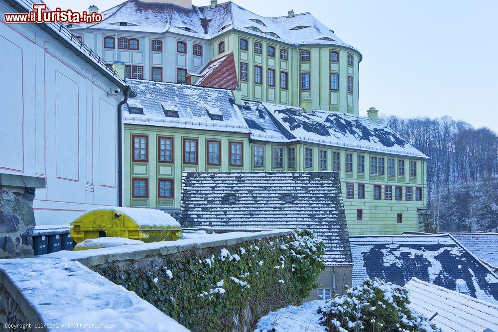 Immagine Uno scorcio del castello di Weesenstein in inverno con la neve, Sassonia, Germania - © UllrichG / Shutterstock.com