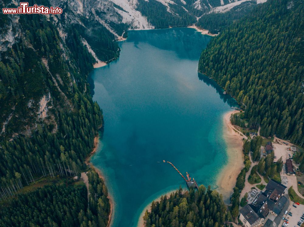 Lago Di Braies Cosa Sapere Per Visitarlo Estate Ed Inverno