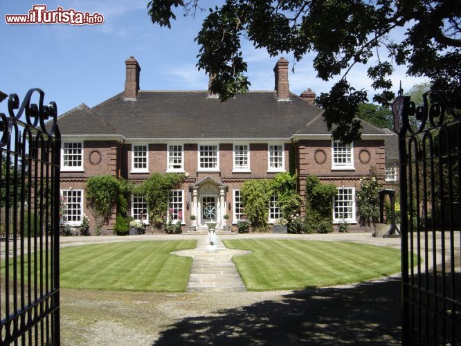 Immagine L'edificio dello York Deanery nella splendida città di York, contea di North Yorkshire, in Inghilterra - foto © David Carruthers /Shutterstock