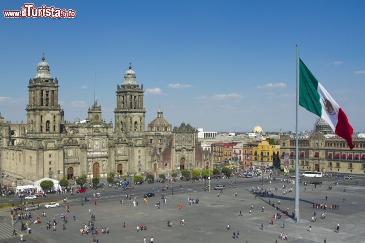 ¿Cuál es el Zocalo más grande del mundo?