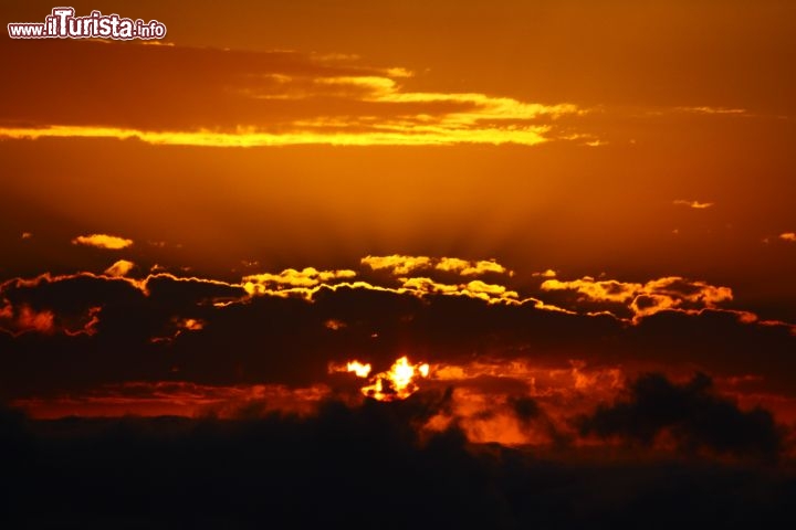 Immagine Il Sole fotografato al Parco di Ngogongoro - Tanzania