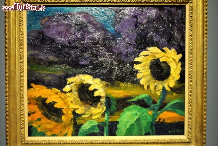 Girasoli in una tempesta di vento notturna: è una opera di Emile Nolde (Hansen) del 1943, ed è in mostra Vicenza fino al 2 giugno 2015